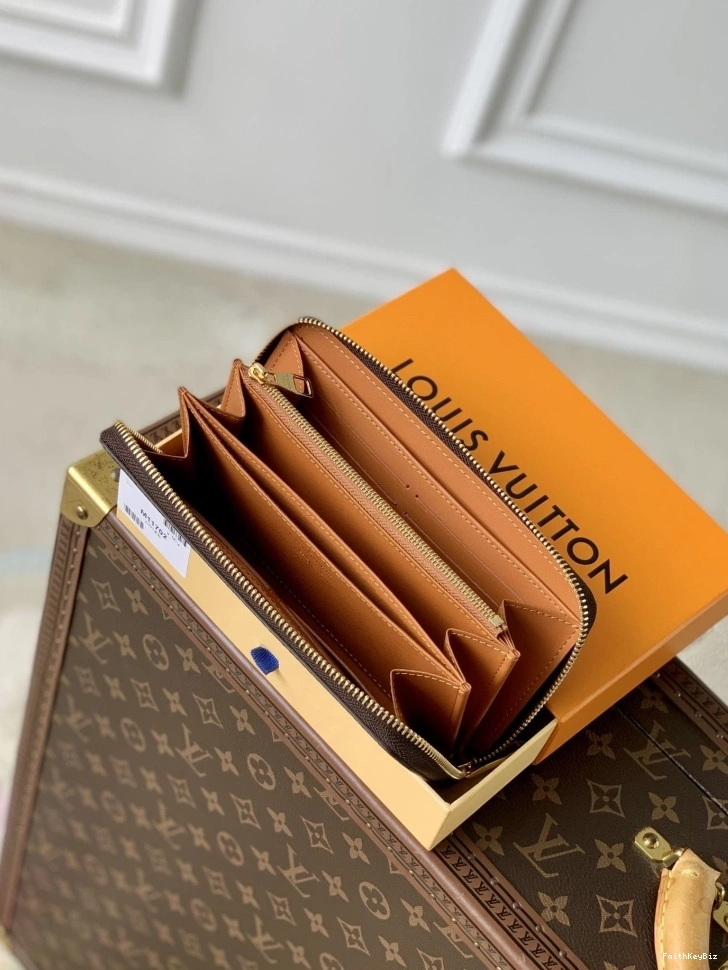 4240 Wallets LX Breathable 0619